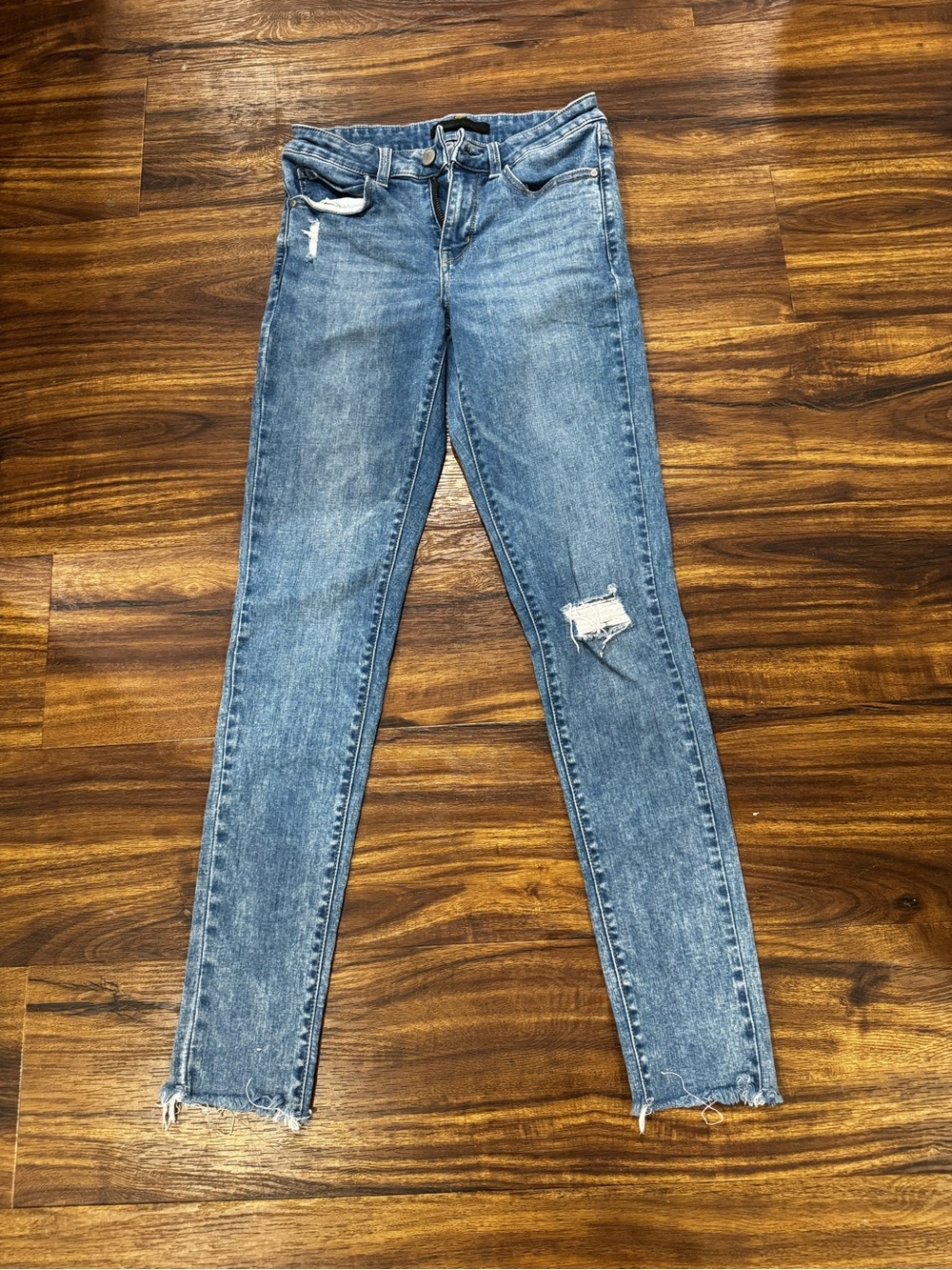 Uniqlo Light Blue Distressed Skinny Jeans